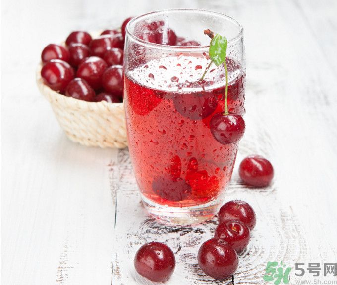 櫻桃泡酒能治療痛風(fēng)嗎？櫻桃泡酒能喝嗎？