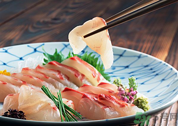 生魚(yú)片的做法是什么？如何自制生魚(yú)片？