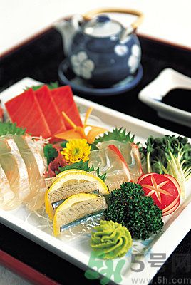 生魚(yú)片的做法是什么？如何自制生魚(yú)片？
