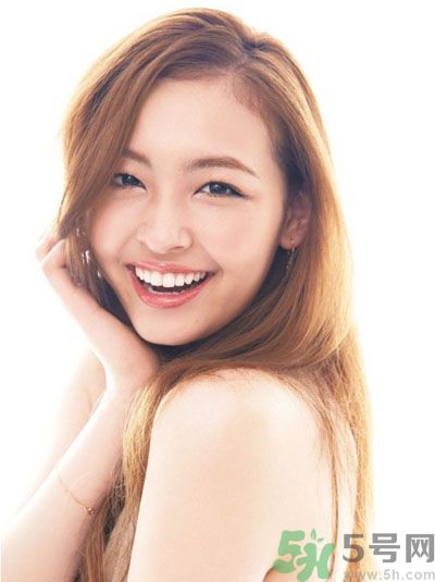 靚彩伊人新顏透亮柔膚液是什什么膚質(zhì)？靚彩伊人新顏透亮柔膚液怎么樣？