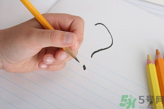 左撇子真的更聰明嗎？左撇子的優(yōu)勢與劣勢