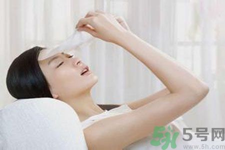 皮膚出油吃什么好？皮膚出油應(yīng)該吃什么？