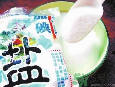 新衣服要不要洗了再穿？新衣服不洗可以穿嗎？