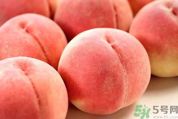 菠蘿可以和桃子一起吃嗎？菠蘿和桃子一起吃可以嗎？
