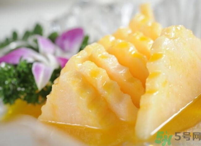 菠蘿里面發(fā)黑是為什么？發(fā)黑的菠蘿能吃嗎？