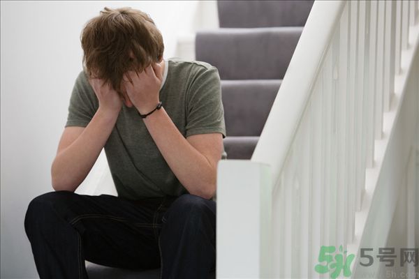 一生氣就流眼淚是怎么回事？生氣流淚怎么辦？