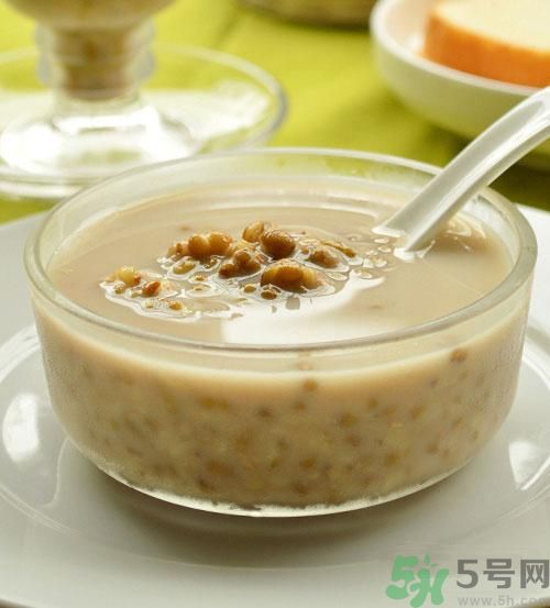 孩子發(fā)燒能吃冰淇淋嗎？感冒發(fā)燒可以吃雪糕嗎？