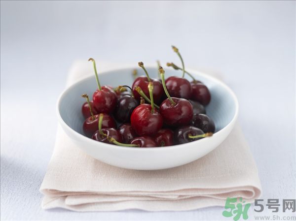 來月經(jīng)能吃櫻桃嗎？經(jīng)期吃櫻桃好嗎？