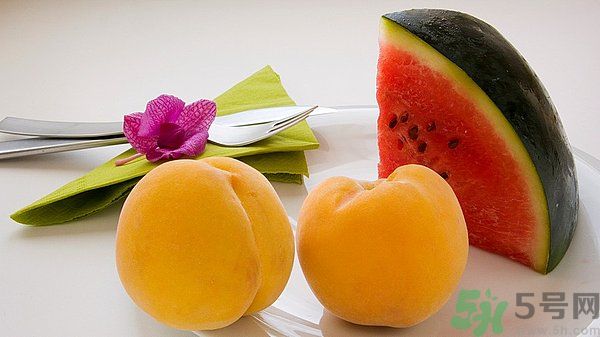 咳嗽能吃桃子嗎？咳嗽吃桃子好嗎？