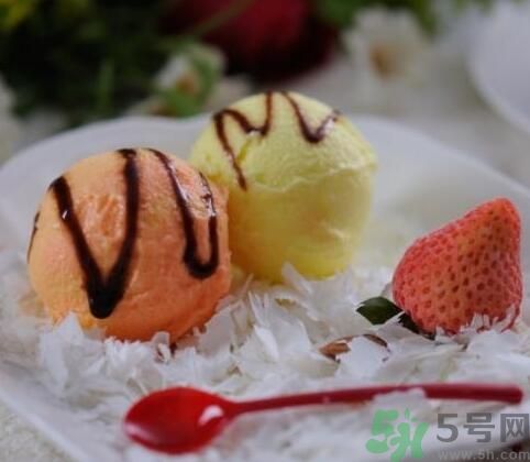 吃冰淇淋會(huì)上火嗎？吃冰淇淋長(zhǎng)痘是怎么回事？