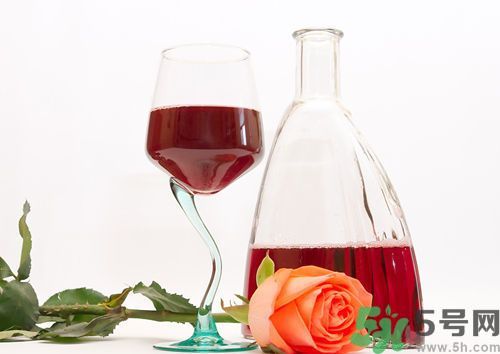喝紅酒可以美容嗎？喝紅酒有什么好處？