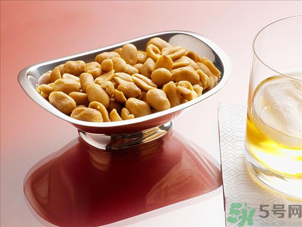 姬松茸燉豬蹄能放花生嗎？姬松茸燉豬蹄的做法？