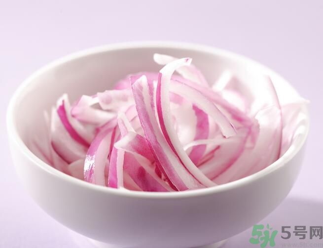 洋蔥可以生吃嗎？洋蔥生吃有什么好處？