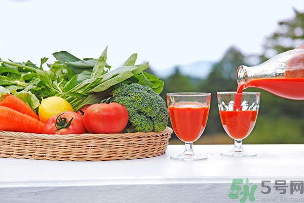 蔬菜汁可以使皮膚變白嗎？蔬菜汁加熱能當(dāng)護(hù)膚水用嗎？