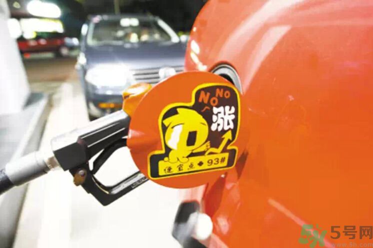 油價(jià)上調(diào)到多少錢(qián)？怎么開(kāi)車(chē)可以省油？