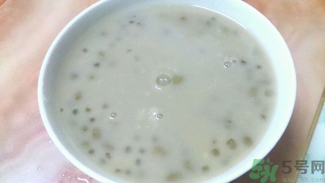 紅色的綠豆湯能喝嗎？綠豆湯變紅還能喝嗎？