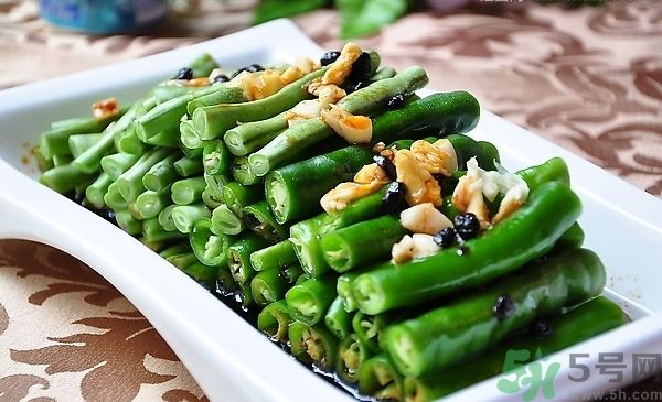 四季豆早期中毒的癥狀有哪些？吃四季豆中毒了怎么辦？