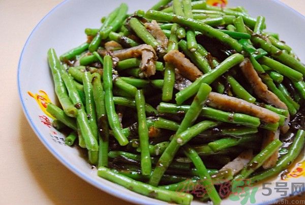 豆角沒熟可以吃嗎？吃沒熟的豆角會中毒嗎？