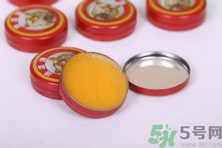 清涼油弄到眼睛里有什么危害？清涼油弄到眼睛里怎么辦？