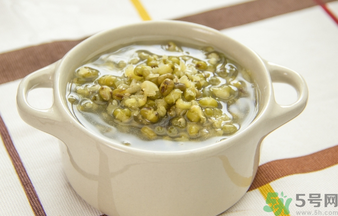 皮膚過(guò)敏能吃綠豆嗎？皮膚過(guò)敏能不能喝綠豆湯？