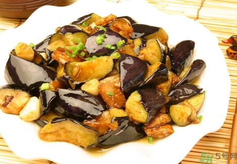 如何炒茄子不變色呢？怎么炒茄子才能不變色？