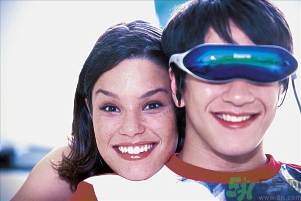 4k vr眼鏡對眼睛有損傷嗎？4k vr眼鏡對眼睛危害有哪些