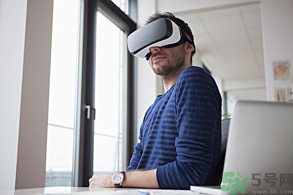 4k vr眼鏡對眼睛有損傷嗎？4k vr眼鏡對眼睛危害有哪些