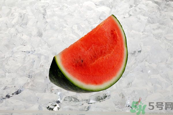 西瓜放冰箱可以放幾天？西瓜放冰箱隔夜能吃嗎？
