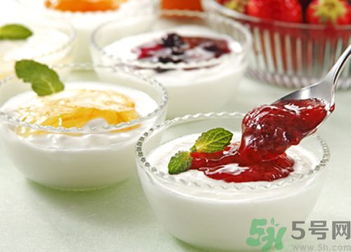 剛吃了消炎藥能喝酸奶嗎？剛吃了消炎藥喝酸奶會(huì)怎么樣？