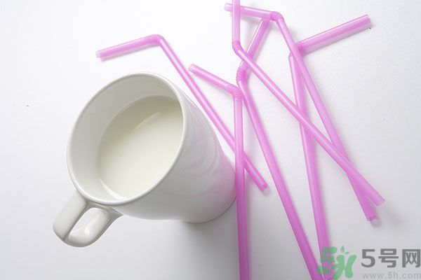 夏天運動后吃西瓜好嗎？夏天運動后喝什么解暑？