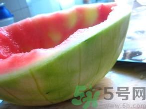 西瓜皮能敷臉嗎？怎么用西瓜皮敷臉？