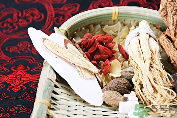夏天吃茯苓好嗎？夏天吃茯苓有什么好處？