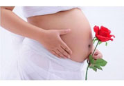 陜西最美媽媽是誰？陜西最美媽媽當街哺乳被棄女嬰是怎么回事？