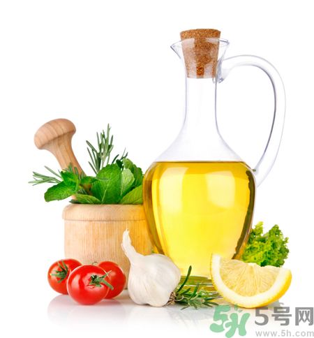 夏天吃橄欖油好還是調(diào)和油好？夏天吃橄欖油好嗎？
