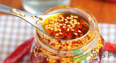 夏天辣椒油要放冰箱嗎？辣椒油可以放冰箱嗎？
