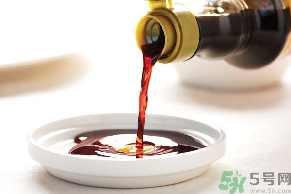 夏天醬油要不要放冰箱？醬油可不可以放冰箱？