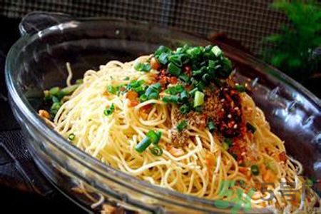 哺乳期可以吃涼面嗎？哺乳期吃涼面對寶寶有影響嗎？