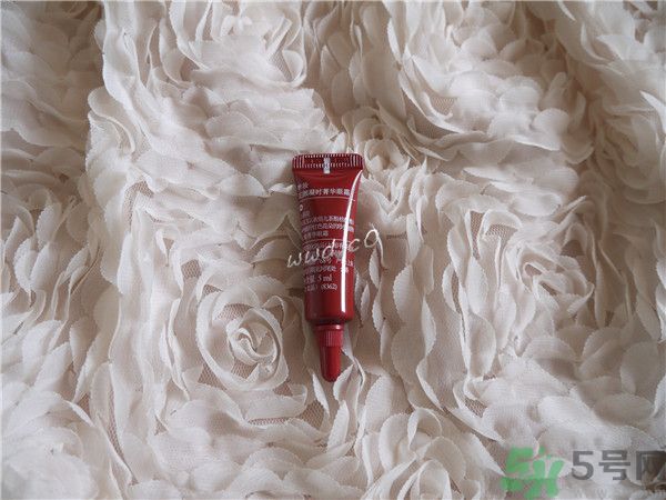 夢妝花顏凝時菁華眼霜好用嗎？夢妝花顏凝時菁華眼霜怎么樣？