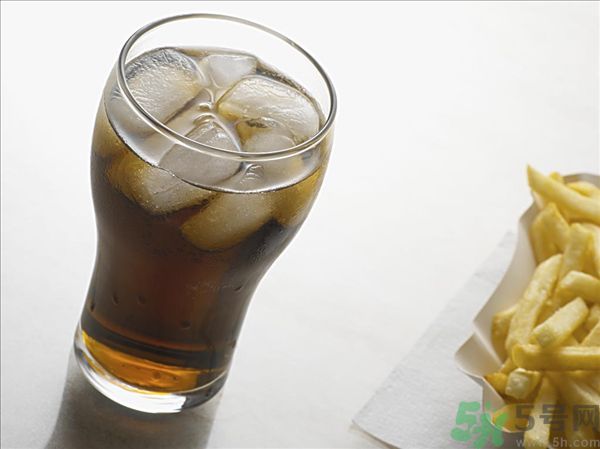 腎結(jié)石能喝冰啤酒嗎？腎結(jié)石喝啤酒好嗎？