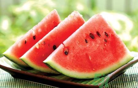 經(jīng)期能吃西瓜嗎？經(jīng)期吃西瓜會(huì)不會(huì)肚子痛？