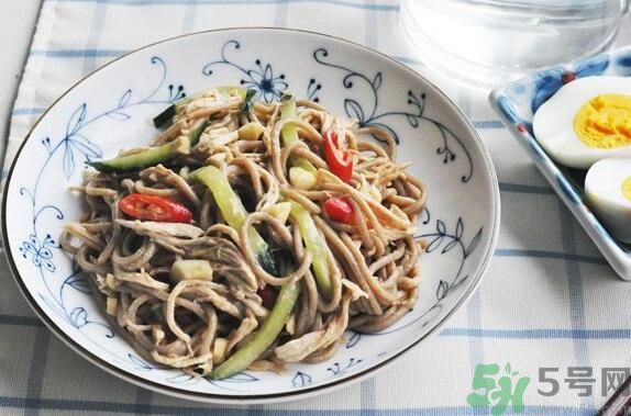 蕎麥怎么做成面條？蕎麥面條怎么做好吃？