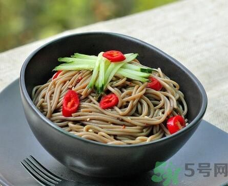 蕎麥怎么做成面條？蕎麥面條怎么做好吃？
