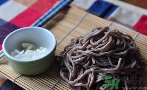 蕎麥怎么做成面條？蕎麥面條怎么做好吃？