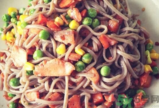 蕎麥怎么做成面條？蕎麥面條怎么做好吃？