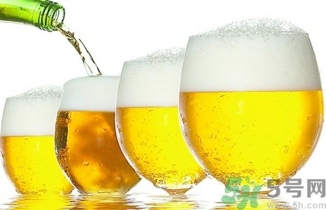 過期啤酒能喝嗎？過期啤酒喝了會怎么樣？