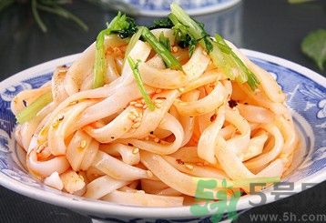 吃涼皮可以喝啤酒嗎？吃涼皮喝啤酒會怎么樣？