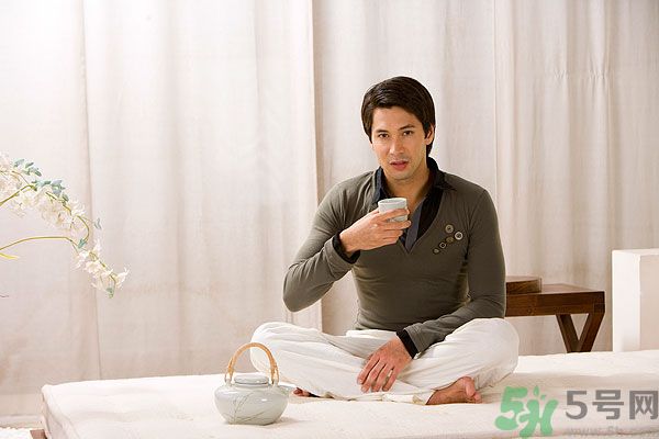 吃楊梅時可以喝茶嗎？吃楊梅時喝茶有什么壞處？