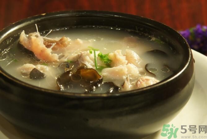夏天吃魚(yú)會(huì)上火嗎？夏天上火能吃魚(yú)嗎？