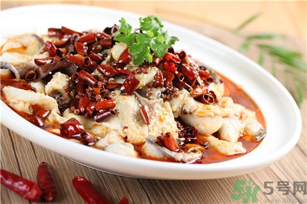 吃魚(yú)的時(shí)候能喝茶嗎？吃魚(yú)可以喝茶嗎？