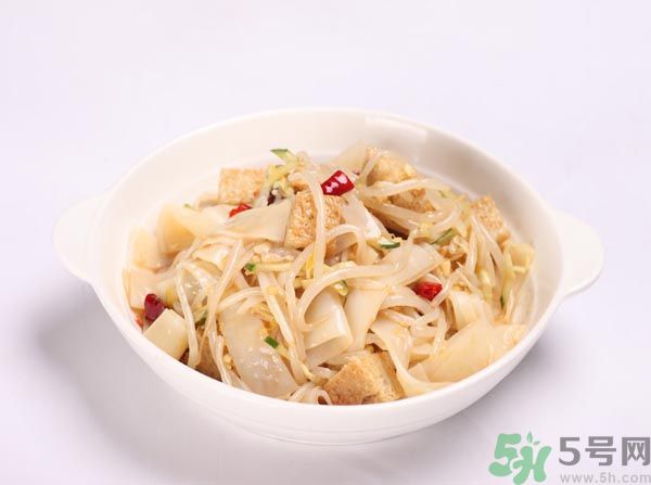 吃消炎藥還能吃涼皮涼面嗎？吃消炎藥吃涼皮會(huì)怎么樣？